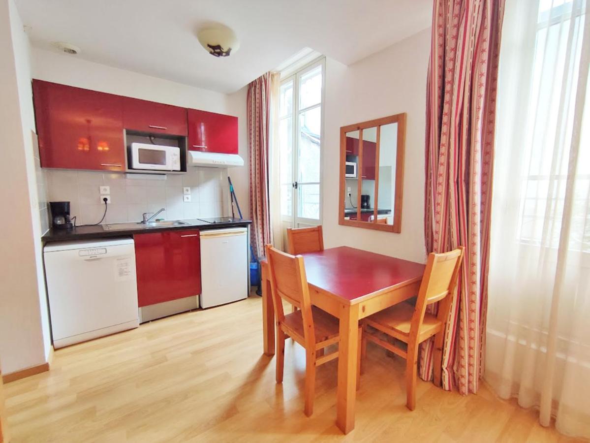 Le Bouquetin, Studio, Centre Luchon, Wifi, Casier A Skis, Ascenseur, 3 Personnes Bagneres-de-Luchon Екстер'єр фото